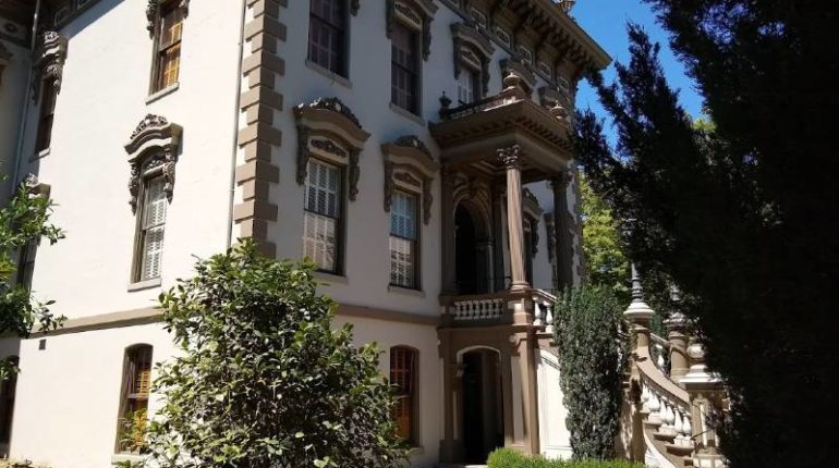 The Leland Stanford Mansion Guide